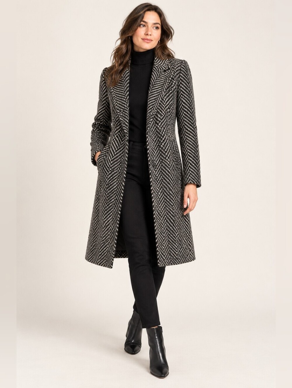 Vintage CASA DE LANA 100% Pure New Wool Herringbone Long Coat. Black/white. S/M